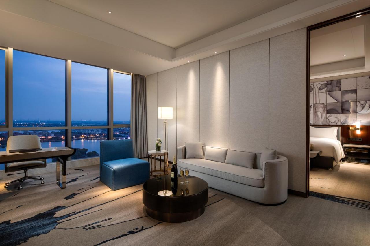 Wyndham Grand Suzhou Fenhu Hotel Xinta Exterior photo